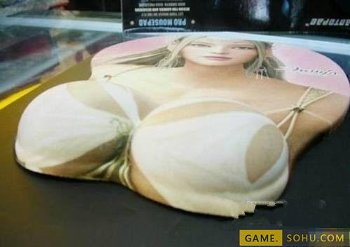 3D立体?变态的日本游戏美女鼠标垫_搜狐游戏